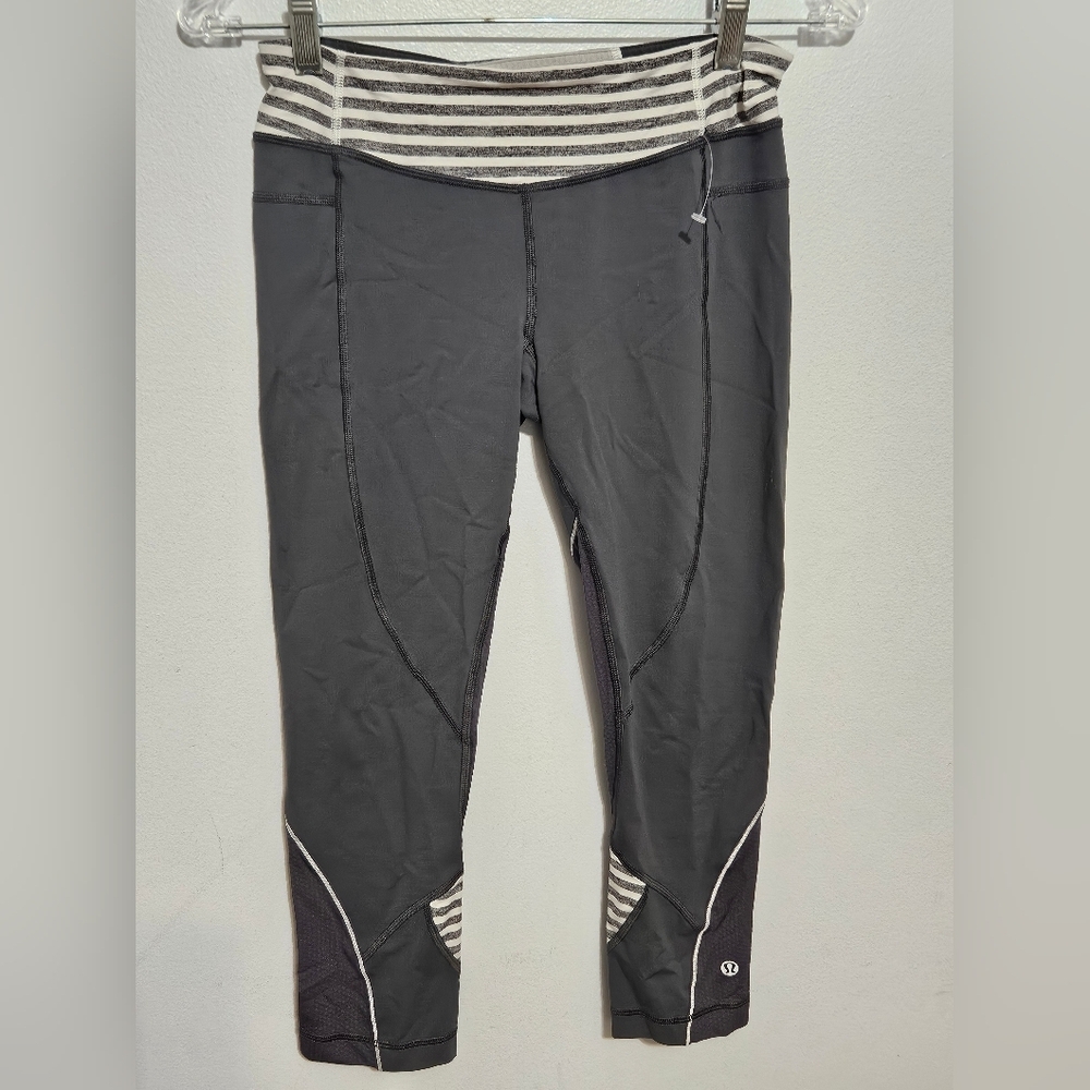 Lululemon Black And Gray Cropped Leggings Size 6